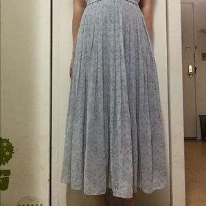 Uniqlo Chiffon Grey Flower Patterned Maxi Skirt